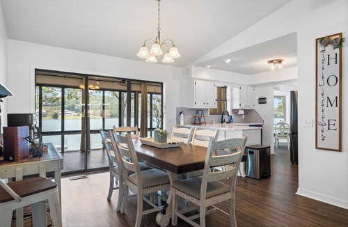 Horseshoe Bend House | Comfy & Updated Diamond Lakefront Home