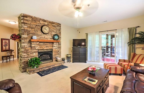 Clayton House | Condo on Kingwood Golf Course ~ 3 Mi to Main St!