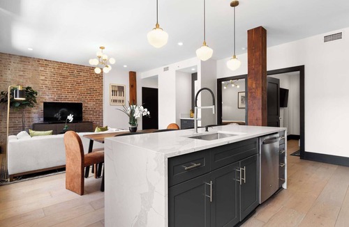 Arts/Warehouse District Apartment | Connecting 6 Bedroom W/ 2 Living Rooms Sleeps 16