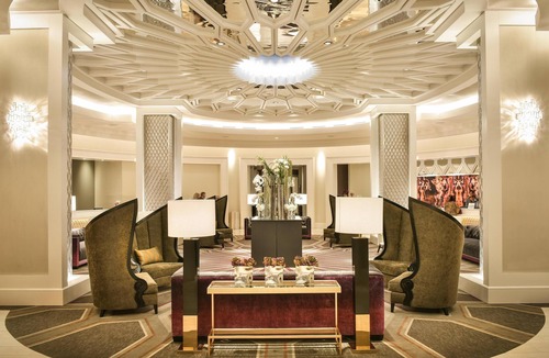 Whitehaven Hotel | Connecting Double Queen Courtyard View-Steps to Graceland -Perfect for Families!