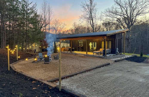 Knoxville Cottage | Container Cottage Between Knoxville & Sevierville!