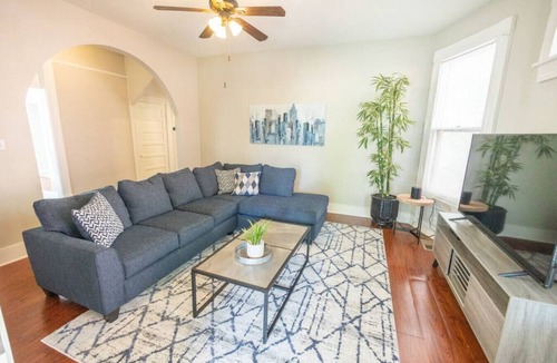 Midtown House | Contemporary & Spacious Home in Heart of Midtown!