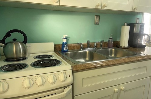 Southside Apartment | Convenient and Private Downtown 1BR Near Beach