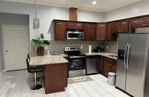 Tucker House | Convenient Atlanta Vacation in a quiet neighborhood. Walking trail, golf course