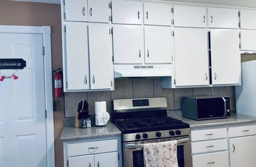 Johnson House | Convenient, Quiet and Clean Home