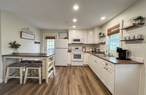 Lenoir City Cottage | Convenient to Knoxville/Oak Ridge/Farragut! - The Cottage at Williams Ferry Farm