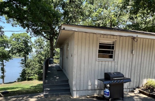 Almo Cabin | Cottage 6 - Lakefront Cottage on Kentucky Lake - Sleeps 8 - Pet Friendly!