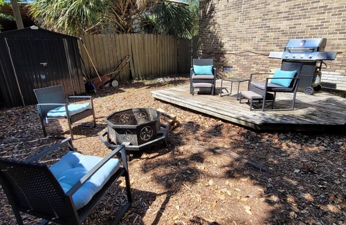 Dauphin Island Cottage | Cottage on Cadillac, Fantastic 3-bedroom with Outdoor Firepit on Dauphin Island