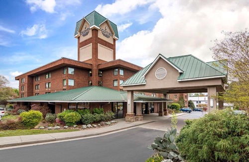 Cumberland Hotel | Country Inn & Suites by Radisson, Atlanta Galleria-Ballpark, GA