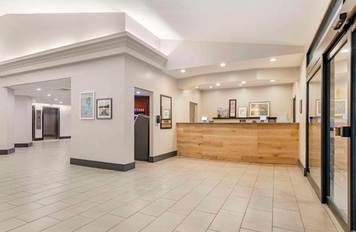 Cumberland Hotel | Country Inn & Suites by Radisson, Atlanta Galleria-Ballpark, GA