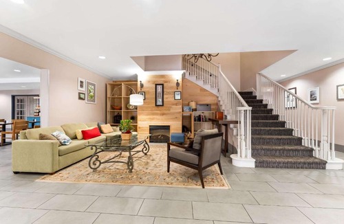 Macon Hotel | Country Inn & Suites by Radisson, Macon North, GA