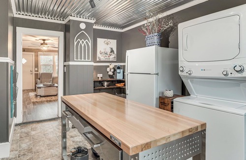 Greenwood Apartment | Couple's Retreat 2 Mi to Uptown Greenwood!