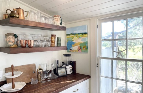 Tybee Island Cottage | Couples Retreat/FREE Golf Cart, Bikes & Kayaks/PRIVATE Dock on a Tidal Creek