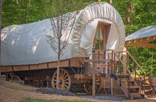 Benton House | Covered Wagons Group Rental