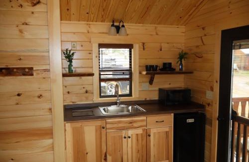 Centre Hotel | Cowan Creek Lodges