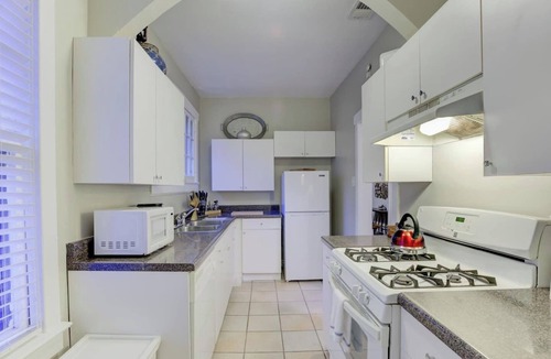 Cooper-Young Historic District House | Cox A+B · Twin Bungalows - Near Cooper Young
