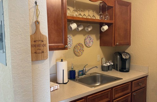 Delray Beach Apartment | Cozy 1-bedroom apt. in charming Downtown Delray Beach two blocks from Atlantic