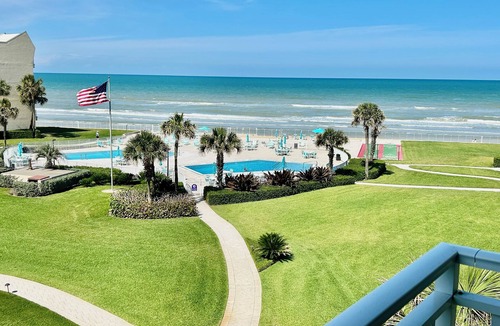 Sea Dunes Condo | Cozy 1-bedroom 3-bed condo in awesome Ocean View New Smyrna Beach location
