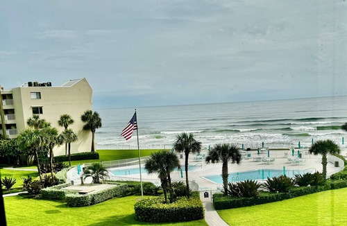 Sea Dunes Condo | Cozy 1-bedroom 3-bed condo in awesome Ocean View New Smyrna Beach location