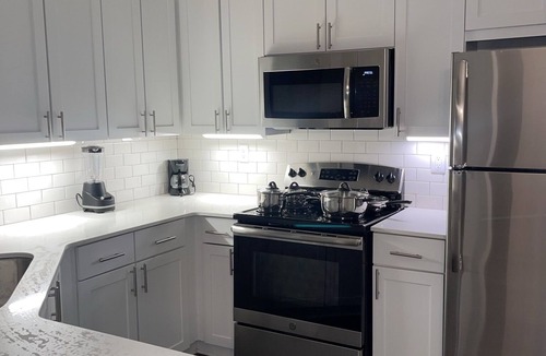 Lindridge-Martin Manor Apartment | Cozy 1- bedroom with accessible pool, fire pit and gym