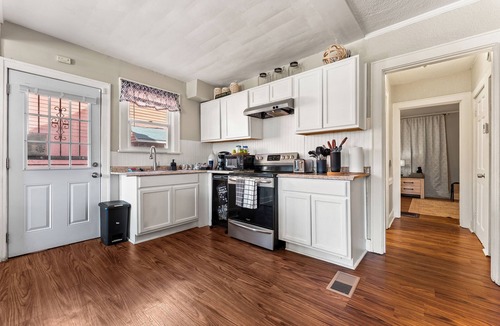 Memphis House | Cozy 1BR 2mi to Midtown & Crosstown Pet Friendly