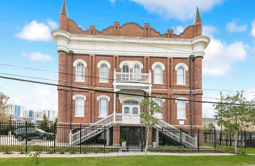 Tulane - Gravier Apartment | Cozy 1BR Apartment Near CBD | Gated Parking | Gym