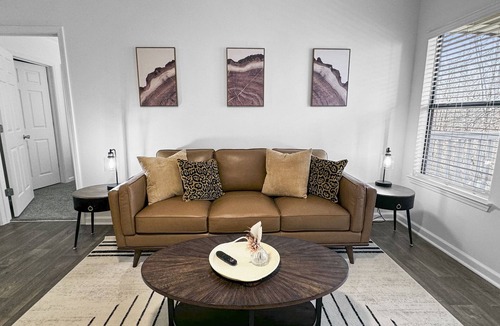 Buford Apartment | Cozy 2-bedroom apartment with Fiber WiFi, AC in charming Buford private 2 bedroo