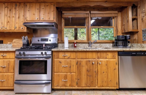 Chatsworth Cabin | Cozy 2-bedroom cabin in charming Chatsworth, Georgia