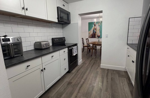 Bartow House | Cozy 2-bedroom house in charming Bartow traveling nurses and vacationers welcome