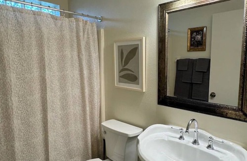 Mercy Drive House | Cozy 3 bedroom/2 bathroom house in amazing Orlando!