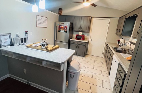 Ringgold House | Cozy 3 bedroom Cottage in Charming Ringold Ga