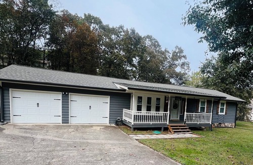 Ringgold House | Cozy 3 bedroom Cottage in Charming Ringold Ga