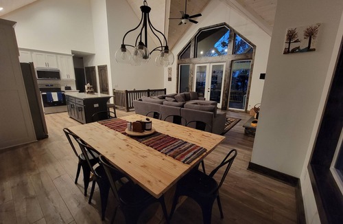 Ellijay Cottage | Cozy 4-bedroom cottage in tranquil Ellijay