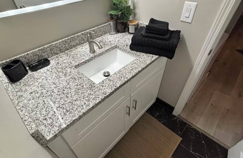 Glen Iris Apartment | Cozy apartment with AC in charming Birmingham