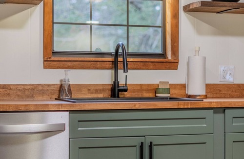 Blackshear House | Cozy Cabin Getaway in Pierce County GA