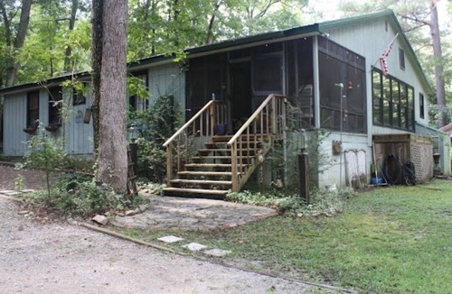 Aiken Cabin | Cozy Cabin nestled by picturesque 3.4ac Lake. Close to Stableview and downtown.