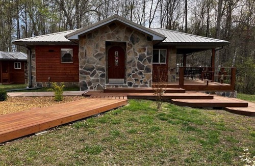 LaFayette Cabin | Cozy Cabin on Lake, relax and recharge. Enjoy boating, fishing and swimming.