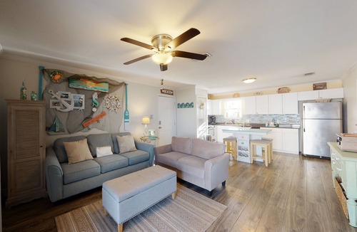 Fort Walton Beach Condo | Cozy coastal condo with pool & sound view - close to restaurants & beach