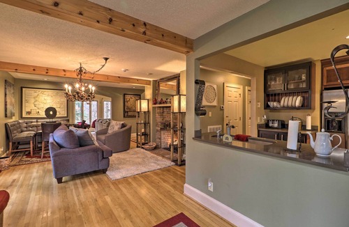 Conyers Cabin | Cozy Conyers Cabin w/Fireplace & Pool Table!