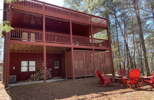 Ellijay Cabin | Cozy Coosawattee Cabin on top of Eagle Mountain with hot tub, fire pit and fun!
