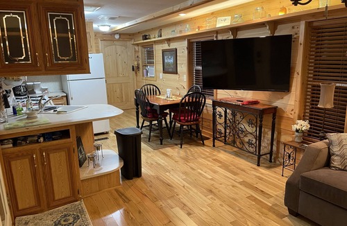 Hiawassee House | Cozy corner getaway in the mountains-Minutes away from Helen,GA/GA Mt Fairground