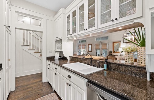 Cottage District House | Cozy Cottage with Porches for Lounging
