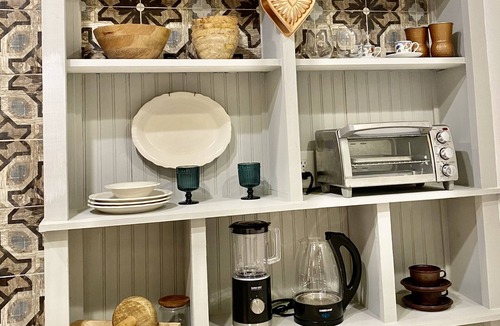 Glen Iris Cottage | Cozy English Cottage Near UAB & Homewood, Fire Pit, Private Stay, Free Parking