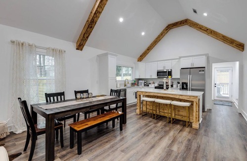 Hapeville House | Cozy Georgia getaway. Minutes from ATL Airport!