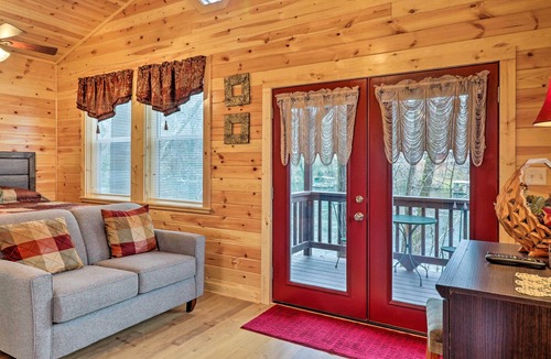 Wilburn Apartment | Cozy Heber Springs Cabin w/Deck & Dock!