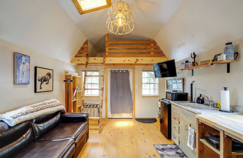 Higden Apartment | Cozy Higden Studio: Close to Greers Ferry Lake!