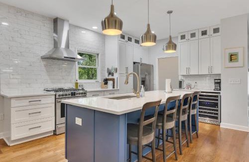 Ormewood Park House | Cozy home w fireplace & patio World Cup Ready