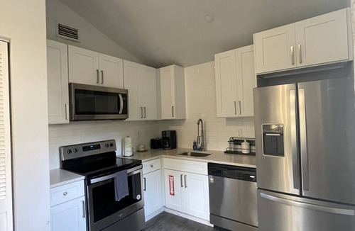 Sailboat Bend Apartment | Cozy Key west vibe Apartment
