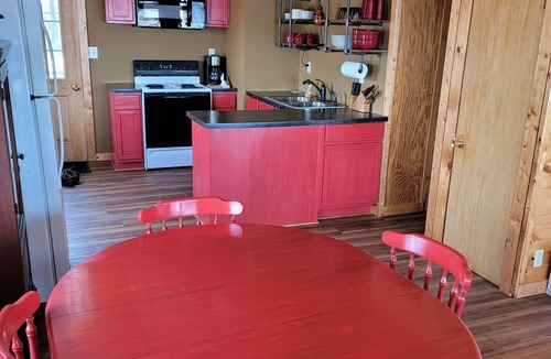 Comstock Cabin | Cozy Lakefront Cabin w/canoe, hammock, fire-pit & grill! Perfect group getaway
