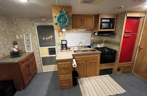 Purvis House | Cozy little camper, nestled quietly in the country/only minutes from the city
